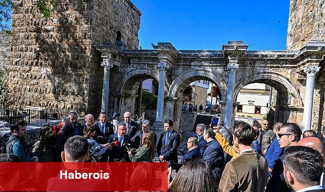 Başkan Böcek sektör temsilcileriyle Kaleiçi'nde - Haberois Başkan Böcek sektör temsilcileriyle Kaleiçi'nde