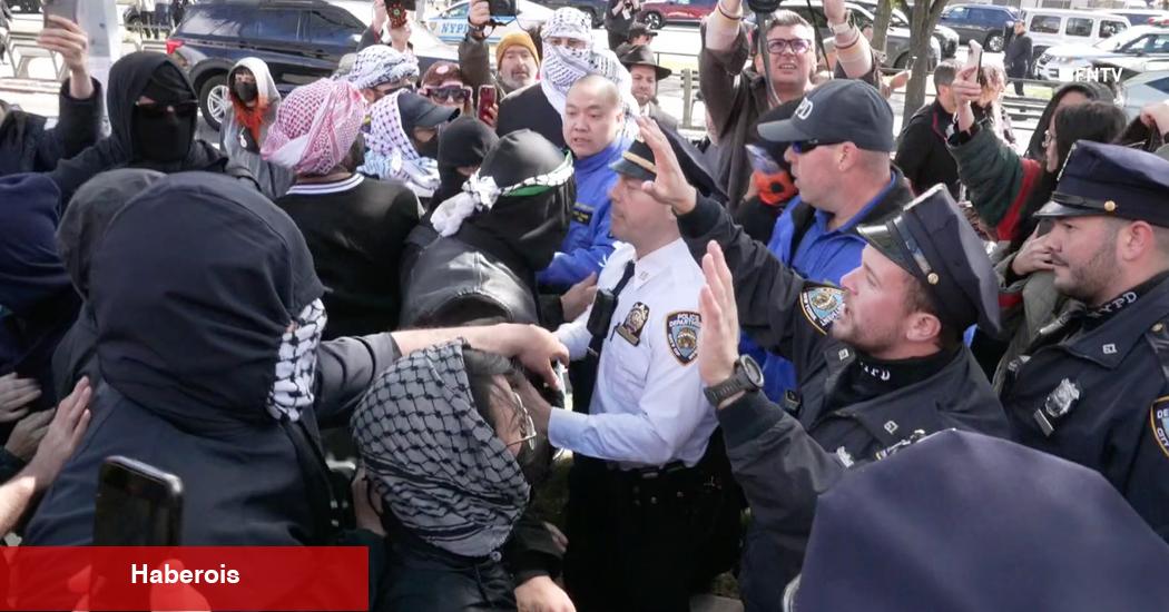 Brooklyn'de İsrail Resmi Sinagog Dış Sinagogu'na Karşı Protestolar