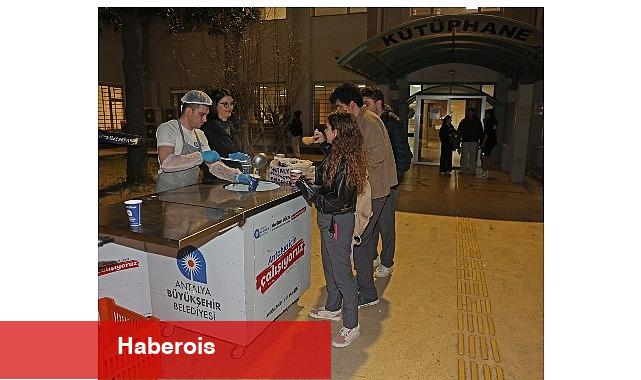 Büyükşehir'den sınav haftasında öğrencilere sıcak çorba ikramı - Haberois Büyükşehir'den sınav haftasında öğrencilere sıcak çorba ikramı
