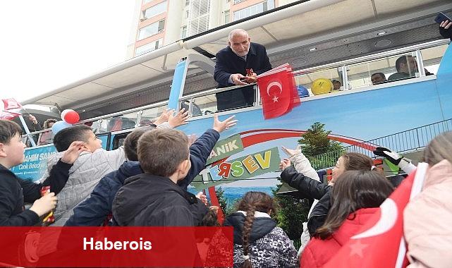 Canik Belediye Başkanı İbrahim Sandıkçı, çocukların bayram sevincine ortak oldu. - Haberois Canik Belediye Başkanı İbrahim Sandıkçı, çocukların bayram sevincine ortak oldu.