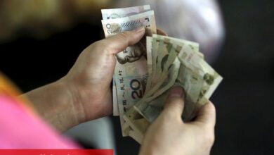 Çin’in ticaret savaşı tırmandıkça yuanın değer kaybetmesine izin vereceği öngörülüyor