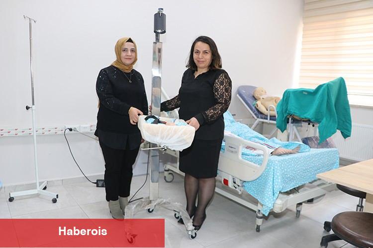 Doğum sonrası emziremeyen anneler için 'emzirme beşiği' geliştirildi