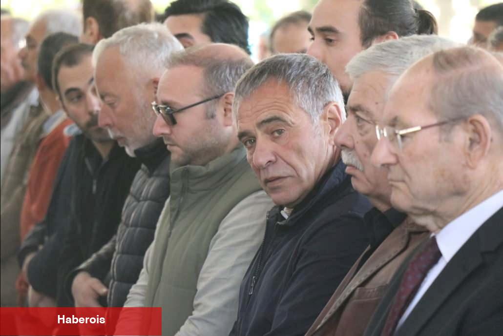 Ersun Yanal'ın acı kaybı! Annesinin akabinde babasını da vefat etti