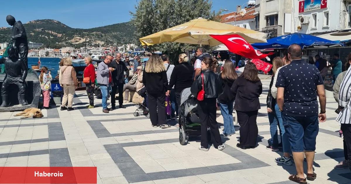 İzmir Foça'da Başbuğ Türkeş'e lokma hayrı