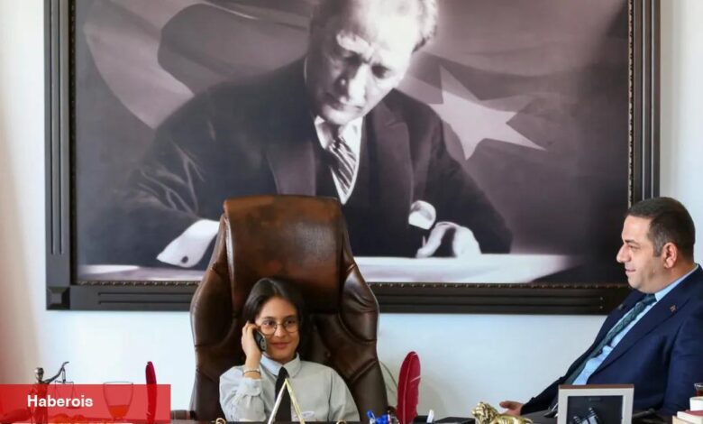 İzmir Narlıdere’de, Lider Erman Uzun koltuğu Boran’a devretti - Haberois İzmir Narlıdere’de, Lider Erman Uzun koltuğu Boran’a devretti