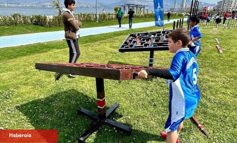 İzmirli minikler Hentbol Şenliği’nde buluştu