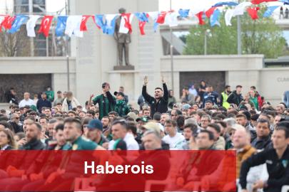 İzmit Kent Meydanı’nda yeşil-siyah heyecan