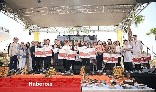 Karnavalın En "Leziz" Yarışmasında Büyük Rekabet Yaşandı - Haberois Karnavalın En "Leziz" Yarışmasında Büyük Rekabet Yaşandı