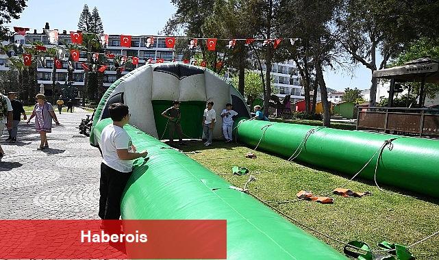 Kemer'de 23 Nisan coşkusu - Haberois Kemer'de 23 Nisan coşkusu