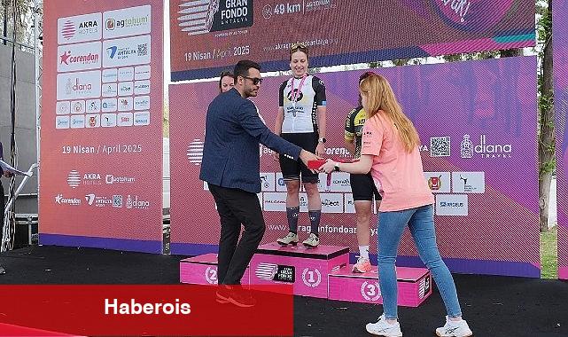 Kemer'de pedallar dostluk için döndü - Haberois Kemer'de pedallar dostluk için döndü