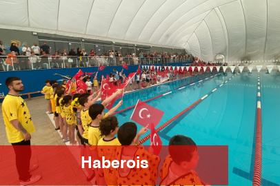 Kocaeli İzmit'te 23 Nisan’a özel yüzme yarışı