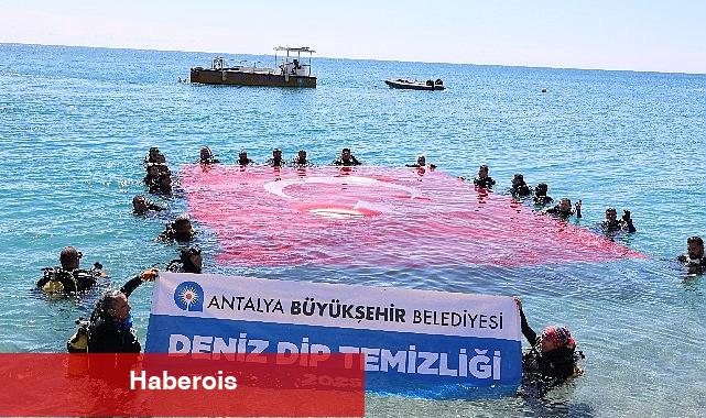 Konyaaltı Sahili'nde deniz dibi temizliği yapıldı - Haberois Konyaaltı Sahili'nde deniz dibi temizliği yapıldı