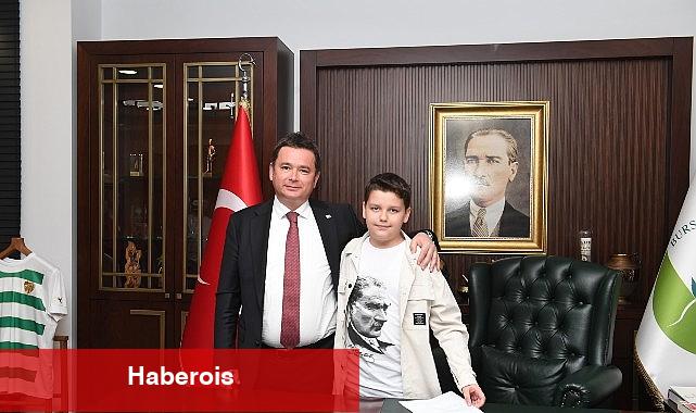 Lider Aydın koltuğunu çocuklara devretti - Haberois Lider Aydın koltuğunu çocuklara devretti