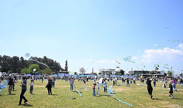 Lider Çerçioğlu çocukları Uçurtma Şenliği'nde buluşturdu - Haberois Lider Çerçioğlu çocukları Uçurtma Şenliği'nde buluşturdu