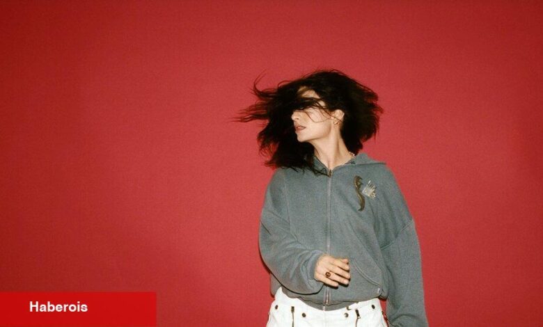 Lorde nostaljik bir ayrılık marşı ve 9 yeni şarkı daha geri döner - Haberois Lorde nostaljik bir ayrılık marşı ve 9 yeni şarkı daha geri döner