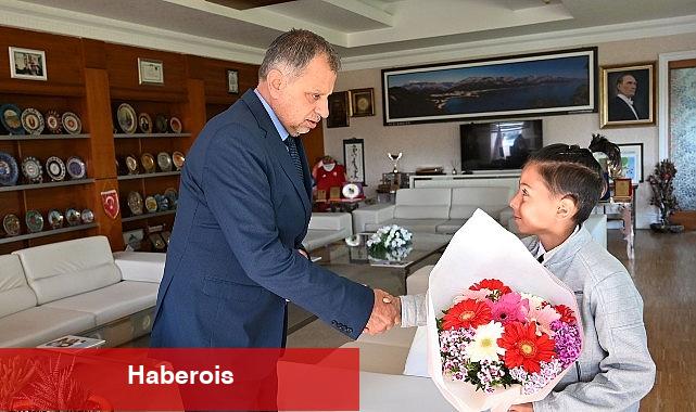Minik Ege Eymen Ünal, 23 Nisan Başkanı oldu - Haberois Minik Ege Eymen Ünal, 23 Nisan Başkanı oldu