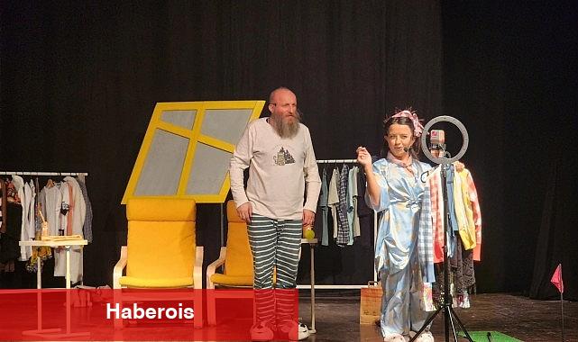 "Parça Tesirli Pazarlar" Gölcük'te Kahkaha Dolu Bir Gece Yaşattı - Haberois "Parça Tesirli Pazarlar" Gölcük'te Kahkaha Dolu Bir Gece Yaşattı