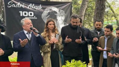 Sadri Alışık 100. doğum gününde mezarı başında dualarla anıldı