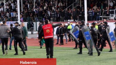 Şampiyonluk maçında futbolcuların hengamesini polis ayırdı