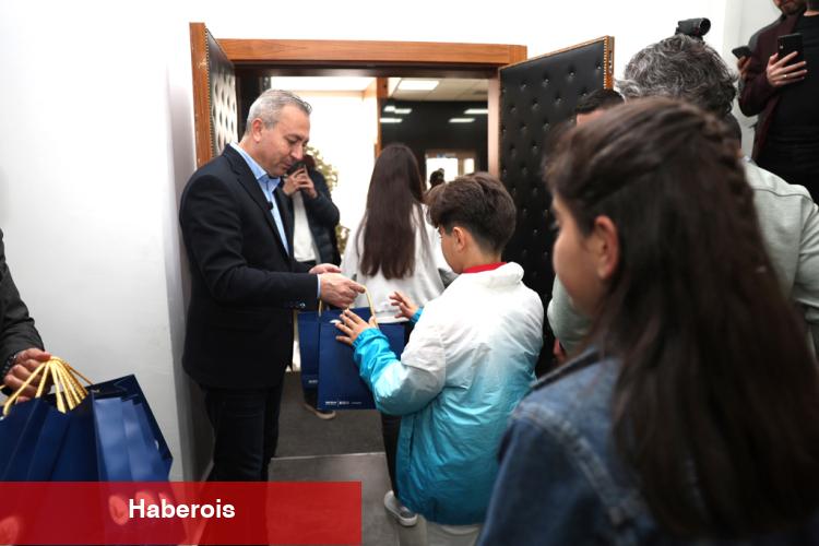 Sivas Belediye Meclisi'nde öğrencilerle özel oturum