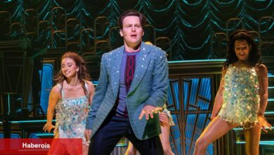 'Tam Zamanında' İnceleme: Jonathan Groff kanalları Bobby Darin