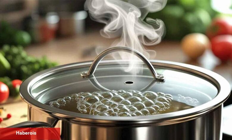 Tencere kapağındaki delik ne işe yarıyor? Karşılığı duyunca şaşıracaksınız - Haberois Tencere kapağındaki delik ne işe yarıyor? Karşılığı duyunca şaşıracaksınız