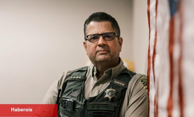 Washington'da kırsal bir ilçe şerif, devletinin göçmenlik yasasıyla savaşıyor - Haberois Washington'da kırsal bir ilçe şerif, devletinin göçmenlik yasasıyla savaşıyor