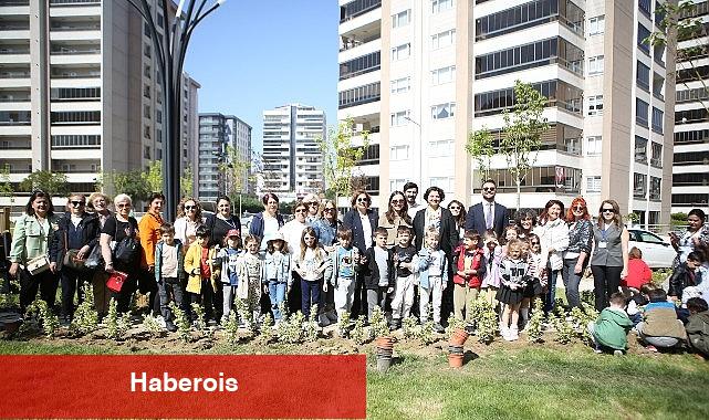 Yeni parkın bitkilerini minikler dikti - Haberois Yeni parkın bitkilerini minikler dikti