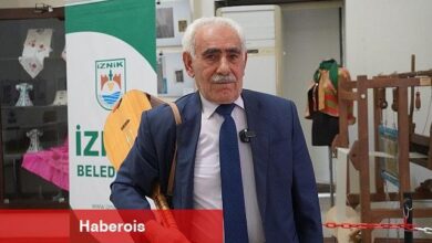 65 yıldır sazı ve kalemi elinde