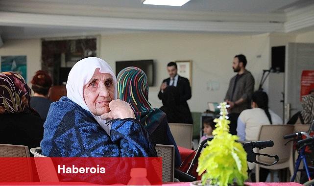 Anneler Günü'nde Huzurevi Sakinlerine Sürpriz Ziyaret - Haberois Anneler Günü'nde Huzurevi Sakinlerine Sürpriz Ziyaret