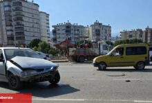 Antalya Kumluca'da trafik kazası: 2 yaralı