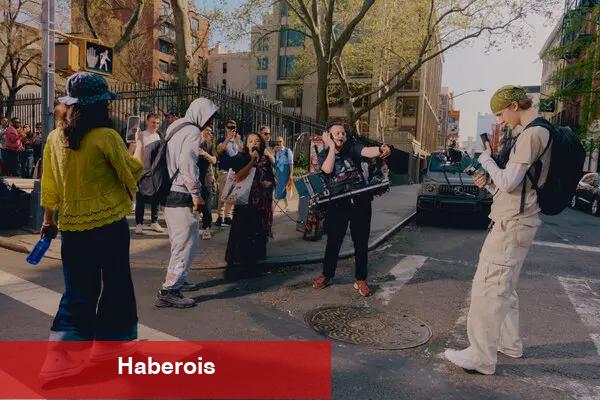 Ariatome sokaklarda yürüyor, ritimler yapıyor (ve yeni arkadaşlar) - Haberois Ariatome sokaklarda yürüyor, ritimler yapıyor (ve yeni arkadaşlar)