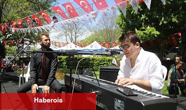 Aşık Veysel Manisiz Ömür Merkezi Kursiyerlerinden Süper Şov - Haberois Aşık Veysel Manisiz Ömür Merkezi Kursiyerlerinden Süper Şov