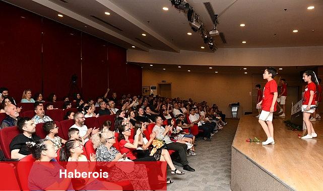 "Aynı Gemideyiz" Oratoryosu Çiğli'de büyük ilgi gördü - Haberois "Aynı Gemideyiz" Oratoryosu Çiğli'de büyük ilgi gördü