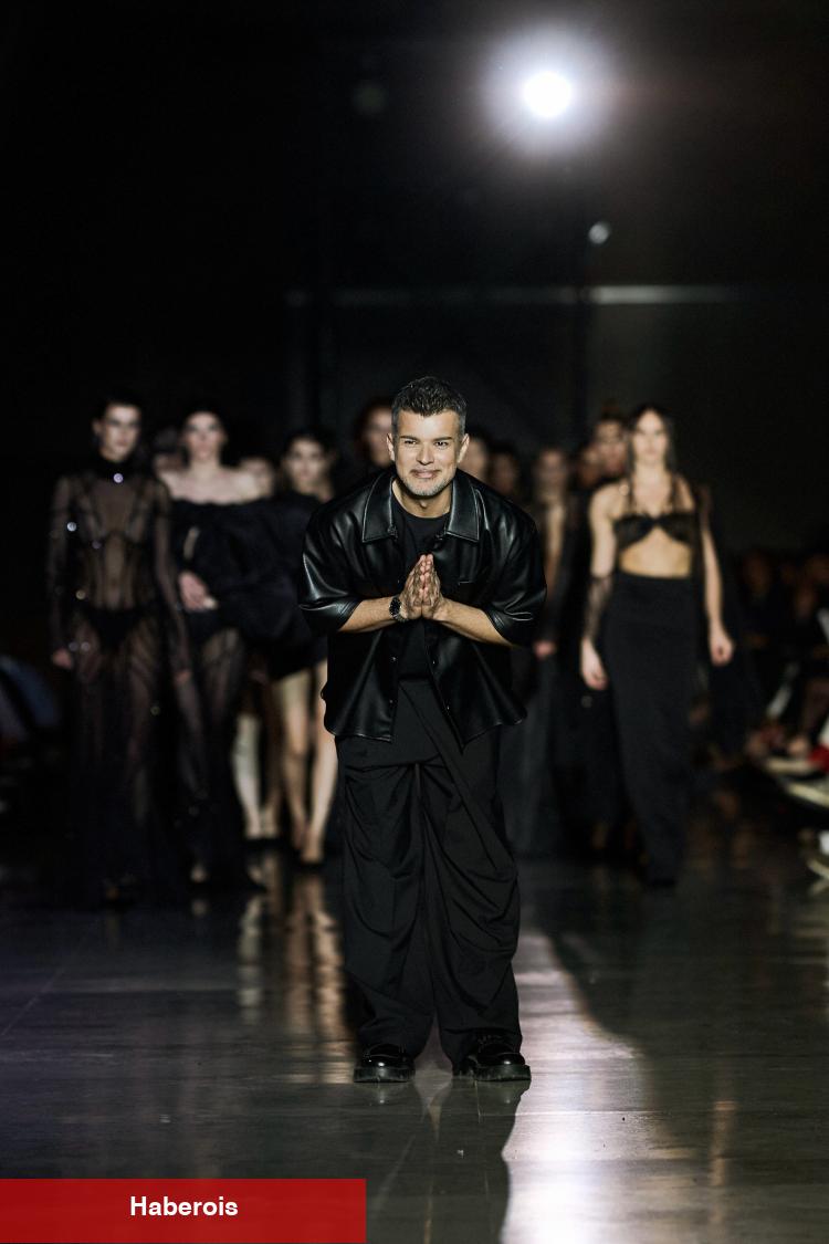 Bakü Fashion Week'te tüm gücüyle 'siyah' sahnede!