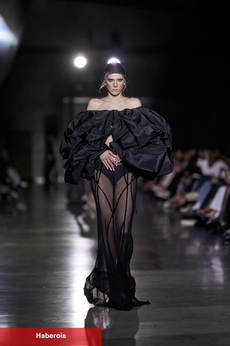 Bakü Fashion Week'te tüm gücüyle 'siyah' sahnede!