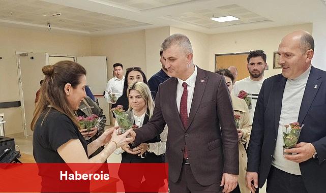 Başkan Sezer'den Hemşirelere Sürpriz Kutlama - Haberois Başkan Sezer'den Hemşirelere Sürpriz Kutlama
