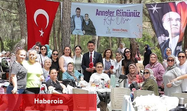 Bayraklı'da Anneler Günü Kutlaması - Haberois Bayraklı'da Anneler Günü Kutlaması