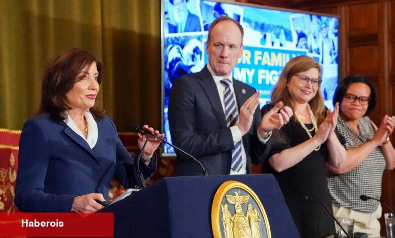 Beş hafta geç, 254 milyar dolarlık New York bütçesi hala takılar var - Haberois Beş hafta geç, 254 milyar dolarlık New York bütçesi hala takılar var