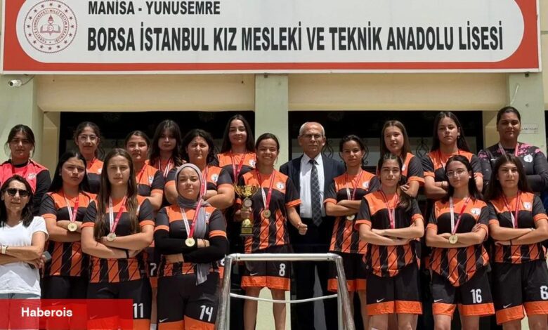 Borsa İstanbul Kız Meslek Lisesi Futsal Vilayet Şampiyonu oldu - Haberois Borsa İstanbul Kız Meslek Lisesi Futsal Vilayet Şampiyonu oldu
