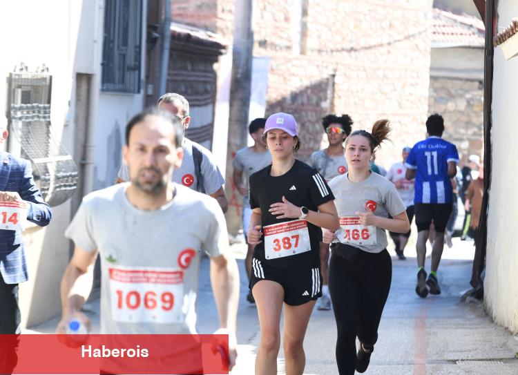Bursa Osmangazi’de spor ile tarihi buluşturan koşu