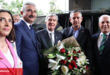 Bursa’da CHP lideri Özgür Özel’e coşkulu karşılama