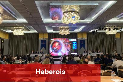 Bursa'da göz cerrahlarından canlı ameliyat