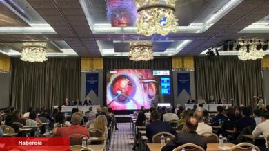 Bursa'da göz cerrahlarından canlı ameliyat