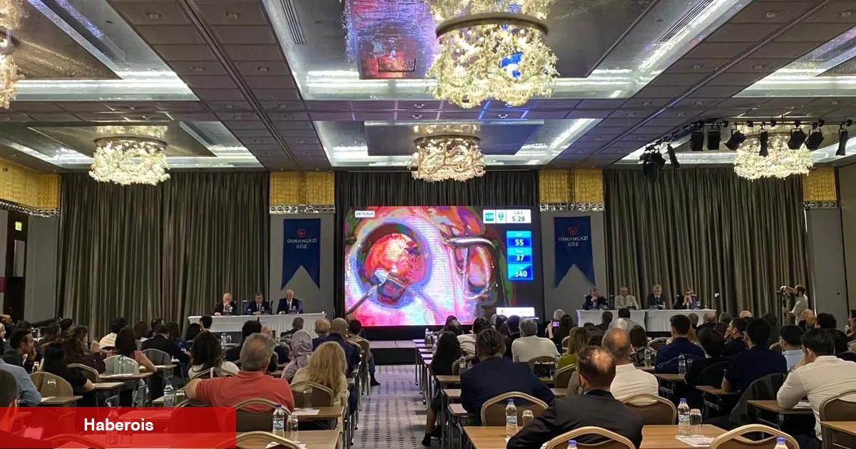 Bursa'da göz cerrahlarından canlı ameliyat