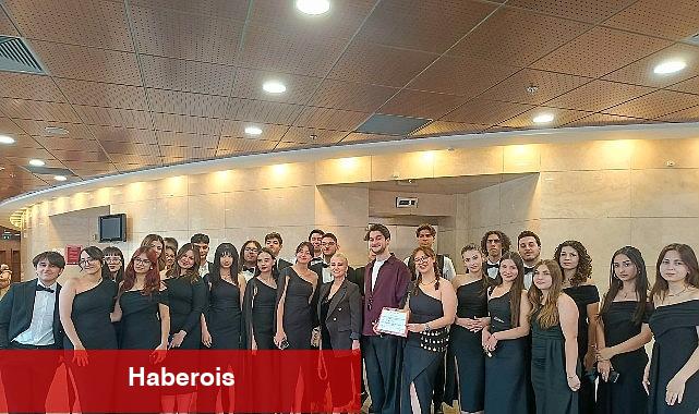 Büyükşehir Çok Sesli Gençlik ve Çocuk Korosu İzmir'den İki Mükafatla Döndü - Haberois Büyükşehir Çok Sesli Gençlik ve Çocuk Korosu İzmir'den İki Mükafatla Döndü