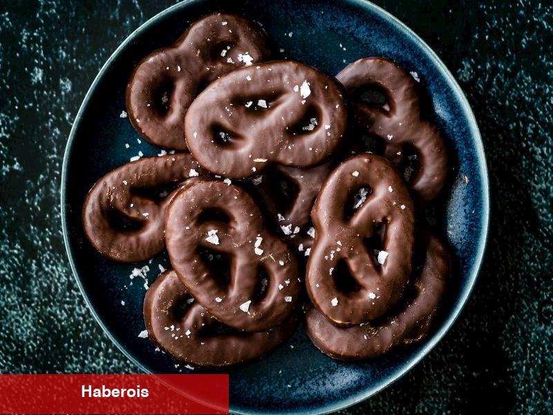 Çikolatalı Pretzel (Brezel)