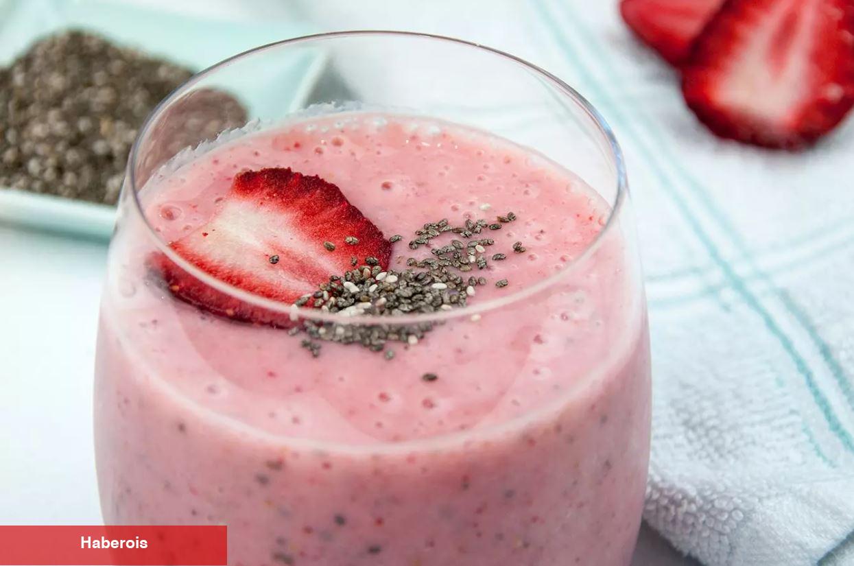 Çilekli ve Chia tohumlu detoks smoothie tarifi! Çilekli zayıflatan çiya smoothie tanımı