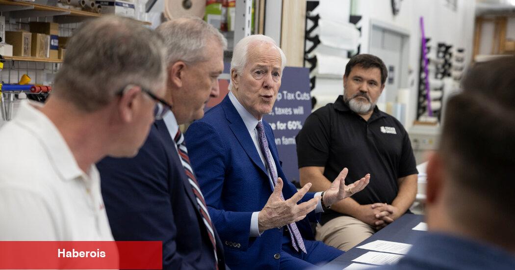 Cornyn, Ken Paxton'a karşı birincil dövüşü 'karakter testi' olarak adlandırıyor
