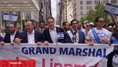 Dante de Blasio'nun oy pusulasına bir geçit töreni ve bir göz atma politikası